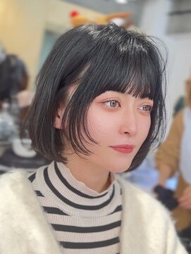 ティア(Tia.) （ボブヘア/縮毛矯正/髪質改善/内巻きボブ/きりっぱなしボブ）