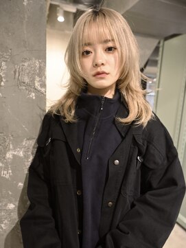 リム(LIM) ミディアムウルフカット