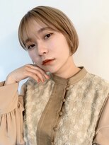 イル(ill)&nbsp;ハイトーン　ベージュカラー　ミニボブ　ボブ