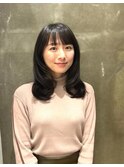 暗髪ベージュ × ミディアムレイヤー