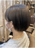 【前上がりミニボブ】