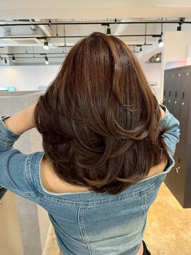 メリー オオサカ(Merly Osaka) warm brown × layer cut