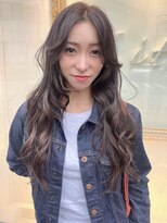 リタ(Lita)&nbsp;ラフな動きで柔らかさのあるレイヤーカット◎