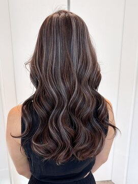 おくれ毛ブリーチ顔周りレイヤー韓国ヘアロング_ba560023