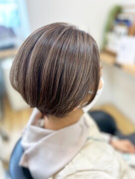 モーラ 鳳店(MOLLA) ナチュラル丸みショートボブ【鳳】