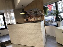 こだわりのカラー調合スペース♪７種類のカラーメーカー商材