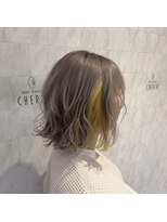 シェリール(CHERiR)&nbsp;ホワイトグレー×インナーアクリルイエロー☆ブリーチ3回以上