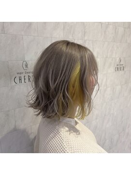 シェリール(CHERiR) ホワイトグレー×インナーアクリルイエロー☆ブリーチ3回以上