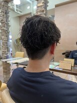 ティエル(Tiele)&nbsp;メンズパーマx刈り上げ