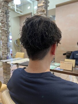 ティエル(Tiele) メンズパーマx刈り上げ