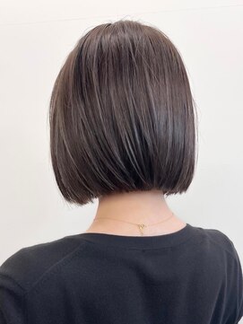 ヨロ 小岩(YOLO) ハイライトショートヘアダブルカラーイルミナカラーオージュア