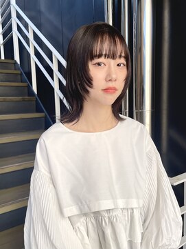 シオ ヘアー デザイン(Sio. hair design) 顔周りレイヤーで小顔効果