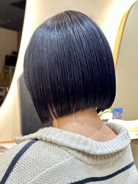 ヒビヲ(HIBIO) ショートボブ切りっぱなしベージュカラーダブルカラー20代30代