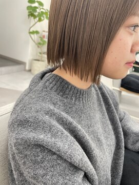 イラ(Era) 切りっぱなしボブ/ベージュ