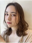 レイヤーミディアムヘアカット毛流れ顔まわりシャギー原宿