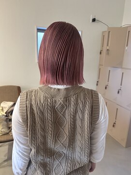 ピンクベージュ