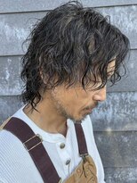 ヒュイル バイ ニアウ(Hwyl by Niau)&nbsp;メンズセンターパートツイストスパイラルシャドウパーマ眉毛