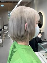 ソル ジングウマエ(SOL JINGUMAE) 表参道ハイトーンカラーショートヘアボブブロンドペールカラー
