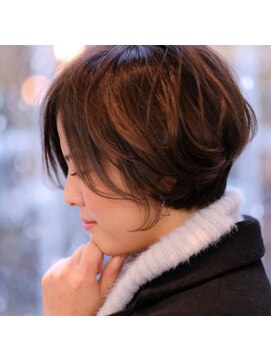 ヴェリテ(Verite produced by LA'BO) 美シルエットショートボブ
