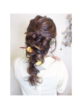 キキ 美容室(KIKI) 編みおろしスタイル★