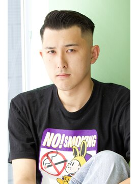 にもう サイドパートショートスキンフェードカット1