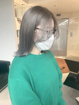 ソワンドブレスセルン 心斎橋(soin de brace cerne) グレーカラー