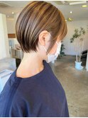 30代40代 ツヤ髪ショート 襟足スッキリ ブラウンハイライト