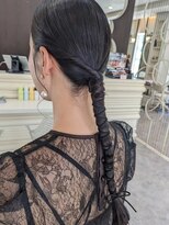 パズル(PUZZLE)&nbsp;ヘアセット/ローポニー/ポニーテール/アレンジ/結婚式/洋装