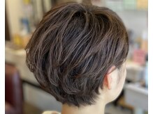 癖毛でもまとまりのある、お手入れ簡単なヘアスタイルに！