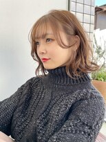 ヴィヴカウンター(VIVE counter)&nbsp;透け感のあるベージュとワンカールくびれボブ。