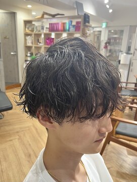 カナエ(CaNaE) 緩め波巻きパーマ