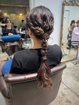 ヘアーラボ ハチ(HAIR LABO HACHI) 編みおろしアレンジ