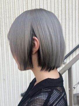 ロア 福岡天神本店(LORE) ダブルカラーミルクティーベージュカラーケアブリーチミニボブ