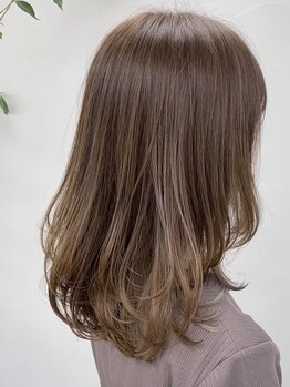 ビューティズム エルム(Beautism Elm)の写真/頭皮や髪に優しいのにしっかり染まる◎ゼロテクで髪や頭皮に優しく、白髪を増やすリスクを軽減します◎