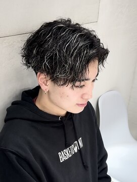 リベル(LIBER) ホワイトメッシュ/ハイライトパーマ/メンズパーマ/ツイスパ