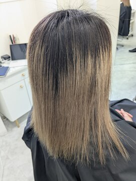 ミシカ(MITHICA) ハイダメージブリーチ毛から縮毛矯正【ネオメテオストレート】