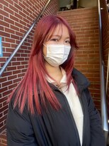 マエストロ(Maestro)&nbsp;レッドピンクのフェイスレイヤー　ロングヘアスタイル