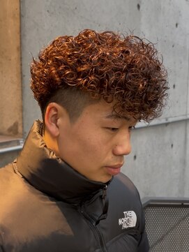 イーラ(era) スペインカール　ツイストスパイラル眉カットメンズパーマ