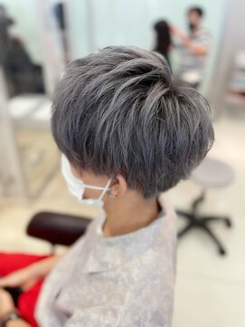 バルバオ サロンドベレーザ 大須(BALBAO salon de belleza) シルバーカラー