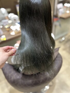 アヤナ バイ アヤラ(ayana by ayala) オリーブグラデーション/浦安/新浦安/南行徳