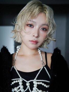 アルバム 渋谷パルコ(ALBUM) ブロンド顔周りレイヤーショートミディアムブリーチ_F41185