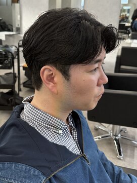 リオールバイニアウ(RE:ALL by Niau) MEN’S HAIR/サーフカール/刈り上げセンターパート/新田