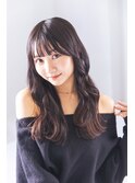 ゆる巻きロングで大人ガーリースタイル