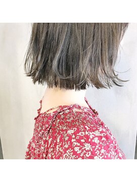 ミント(mint) 切りっぱなしボブ&赤み除去グレージュ！