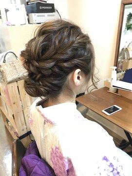 ロカット サロン(Roquat Salon) 浴衣ミディアムゆるふわアレンジ【ブライダルヘアメイク 立川】