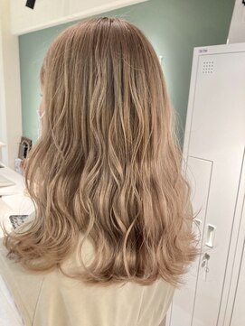 サラジュ 梅田店(SARAJU) saraju ニシカワ ミルクベージュ