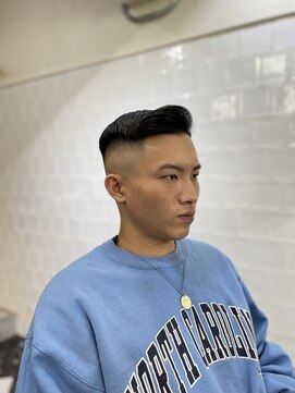 メリケンバーバーショップ フクオカ(MERICAN BARBERSHOP FUK) かき上げヘアショートレイアーくせ毛風パーマコンマヘアS67