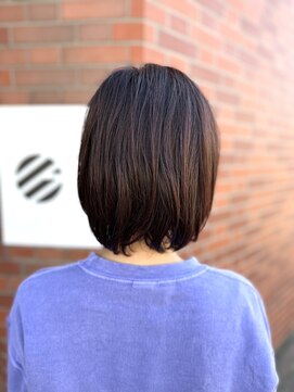 イイナヘアガレージ(117) 【117hairgarage】ほんのりピンク_前上がりマッシュボブ