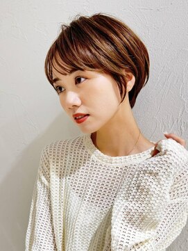 アンド ストーリーズ(&STORIES) 前髪あり耳掛け丸みくびれショートボブ20代30代40代50代(蘭)