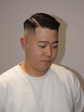  スキンフェード × クラシック分け目スタイル